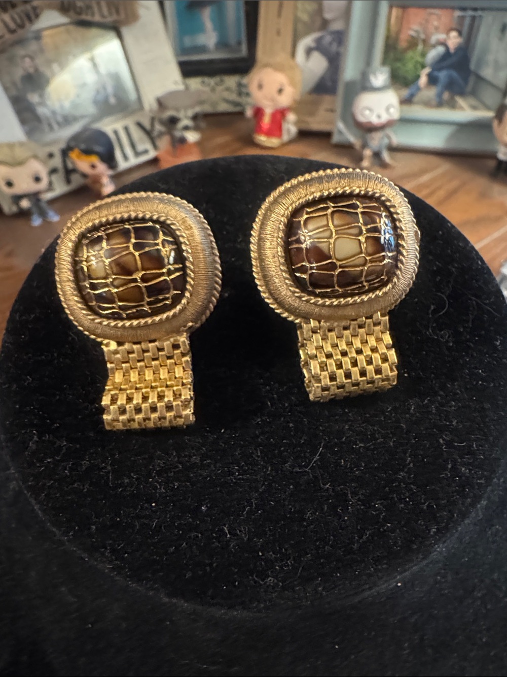 Vintage Mid-Century Gold-Tone Brown Patterned Mesh Wrap Cuff Links